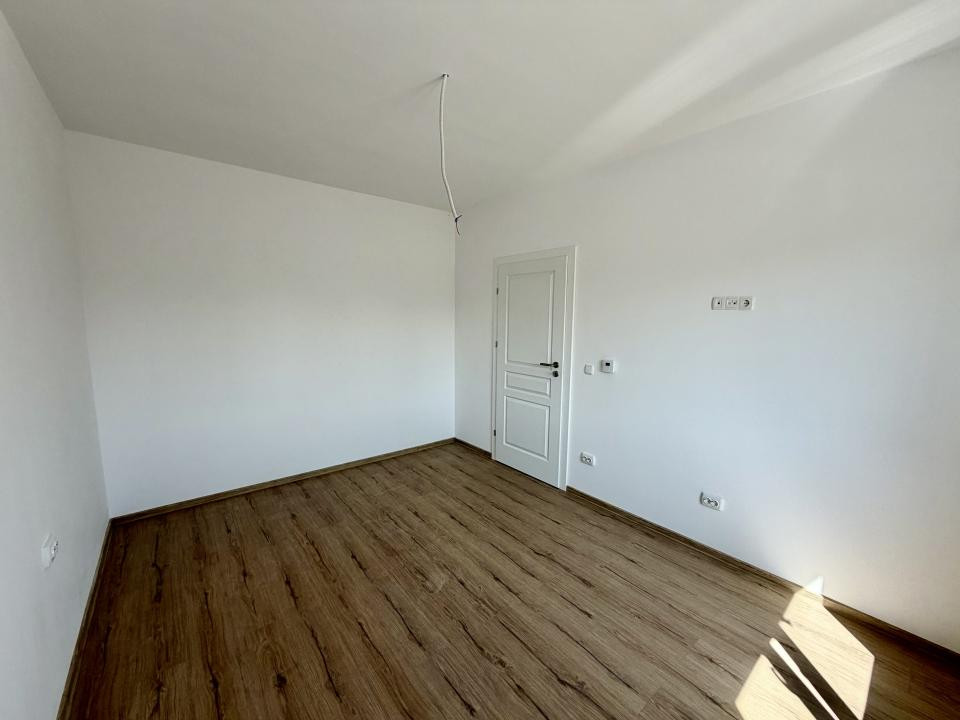 Pozitie Excelenta, Super Pret, 4 Camere