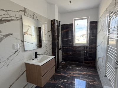 BUCATARIE INCHISA, APARTAMENT CU 2 CAMERE, GIROC
