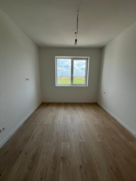 ULTIMUL APARTAMENT, CURTE PROPRIE, 3 CAMERE