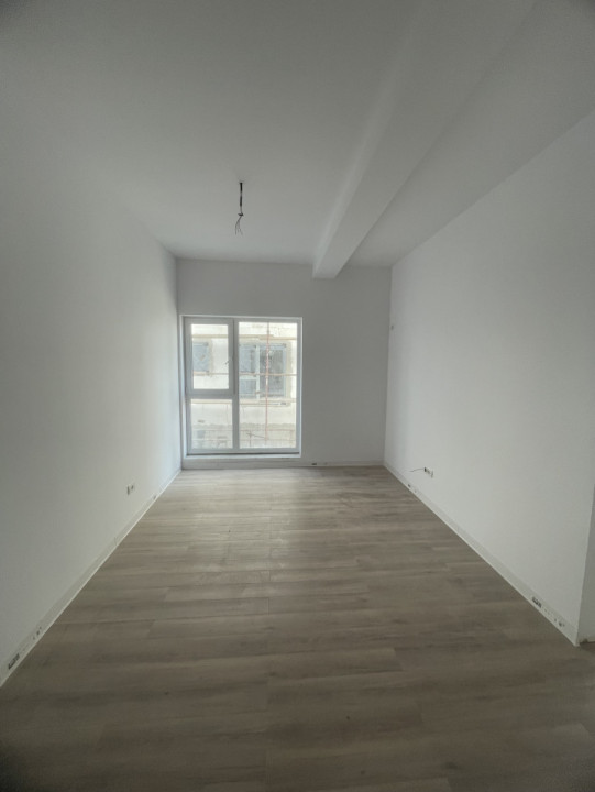 Apartament 2 camere, bucatarie inchisa, la asfalt